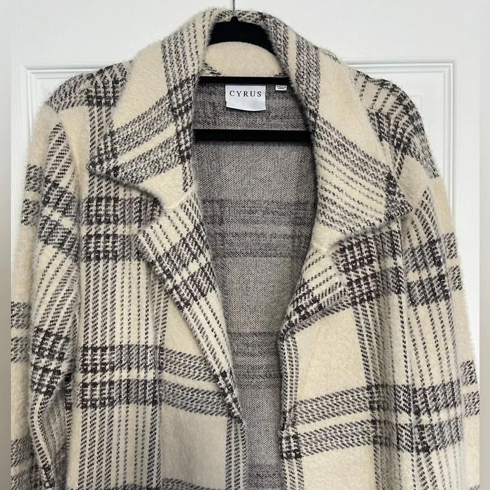 Cute Cyrus statement jacket - Picture 3 of 10